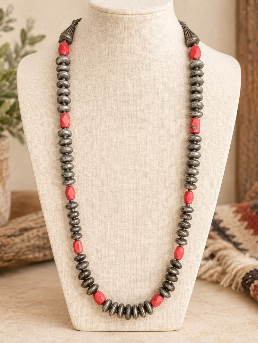 Elegante NWT Southwestern Silver Tone Red Beaded Long Statement Necklace